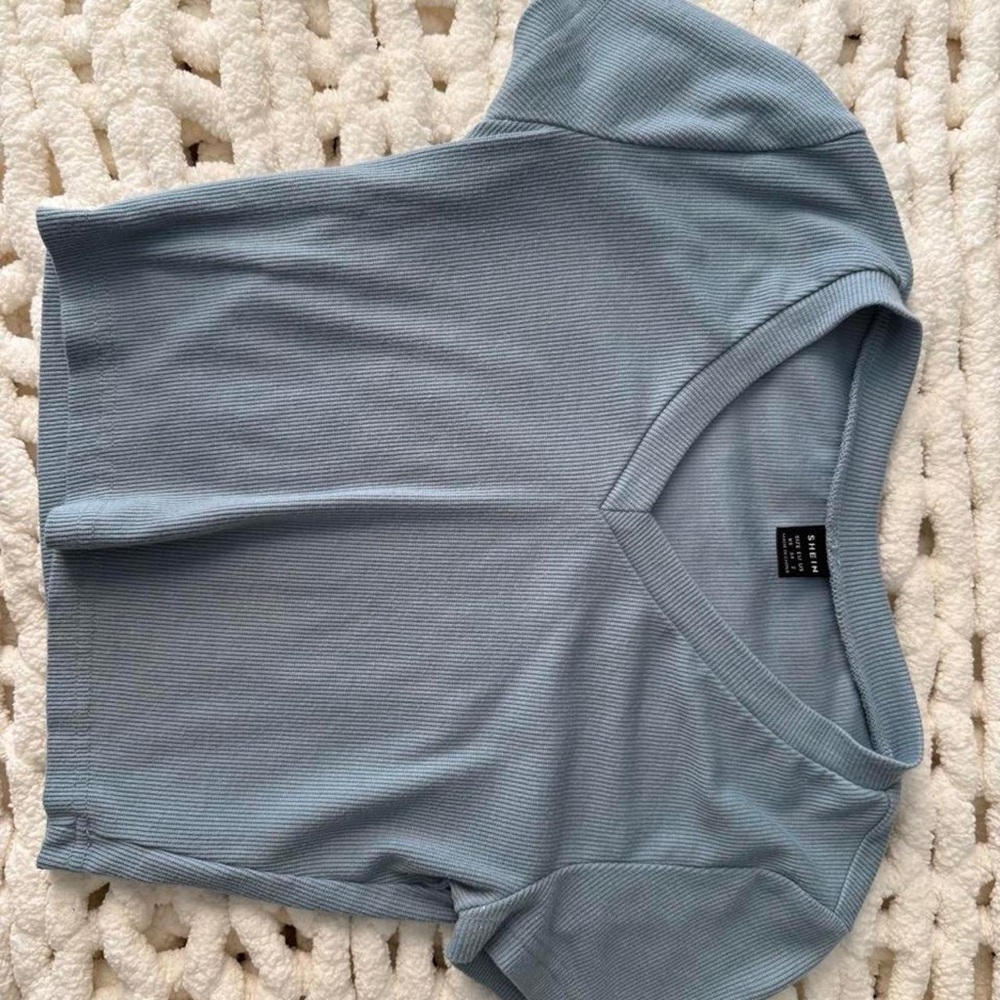 SHEIN Powder Blue Ribbed V-Neck Short Sleeve Top